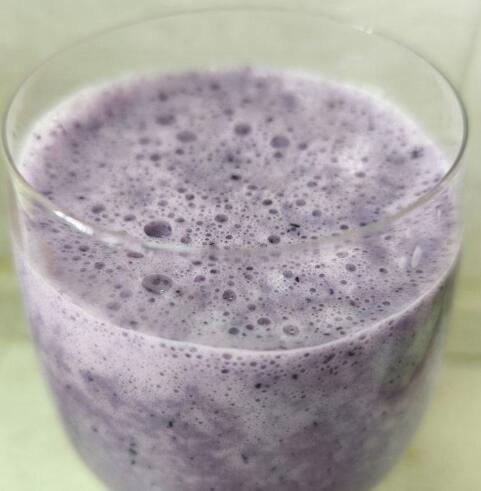 Creamy Blueberry Milkshake Recipe